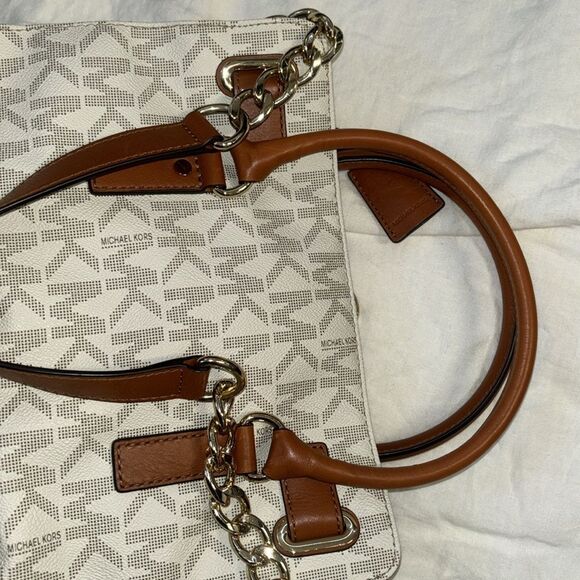 Michael Kors Signature Cream Tan Hamilton Medium - Picture 10 of 16